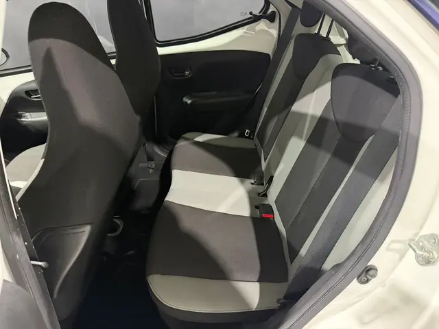 Toyota Aygo 1.0 VVT-i x-play 2017 Benzine 14