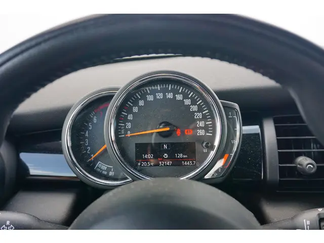 MINI 3-Deurs Cooper 2019 Benzine 14