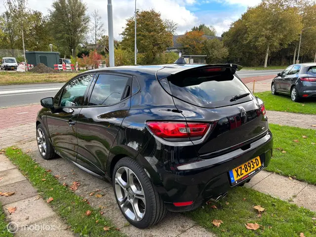 Renault Clio 1.2 GT|AUTOMAAT|CAMERA|PDC|AIRCO 2015 Benzine 3