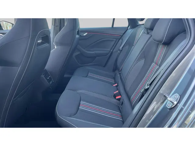 Škoda Kamiq 1.0 TSI Monte Carlo 2026 Benzine 27