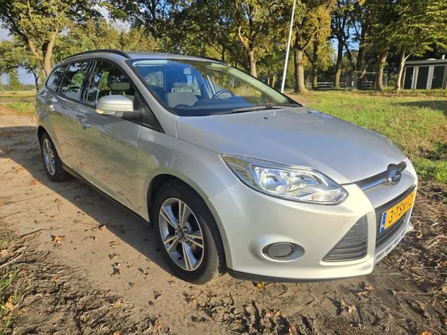 Ford Focus Wagon 1.0 EcoBoost Edition 2014 Benzine 10