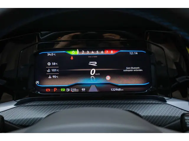 Volkswagen Golf Variant R | 322 PK | 2023 Benzine 35
