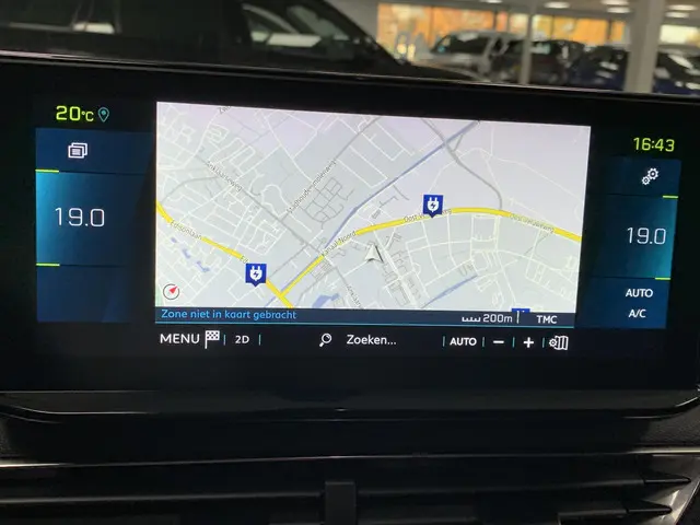 Peugeot 3008 1.6 HYbrid4 300 GT 2022 Hybride Benzine 10