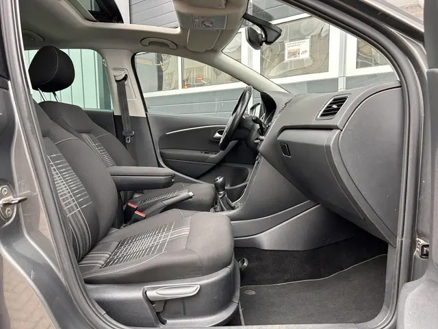 Volkswagen Polo 1.0 Lounge Edition 2015 Benzine 17