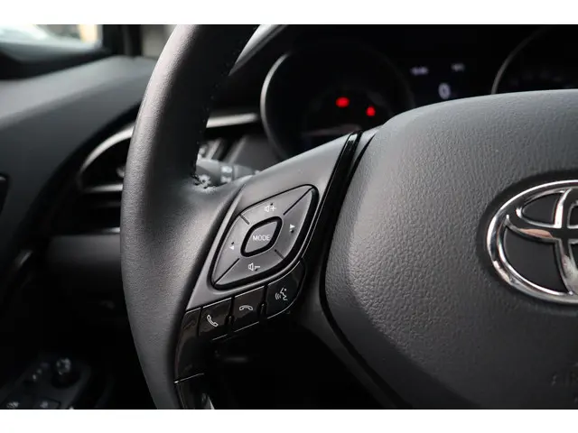 Toyota C-HR 1.8 Hybrid Dynamic, 2023 Hybride Benzine 11