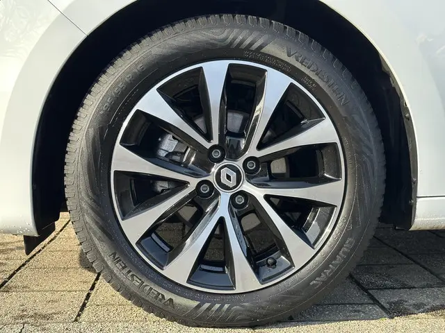 Renault Clio TCe 90 Techno 2023 Benzine 33