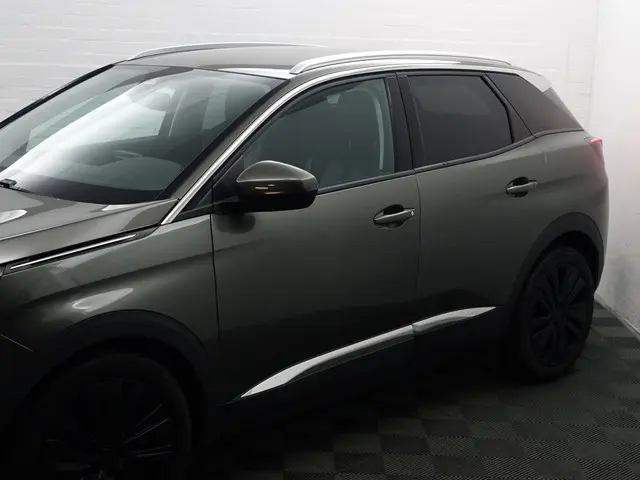 Peugeot 3008 1.2 PureTech Allure- 2018 Benzine 27
