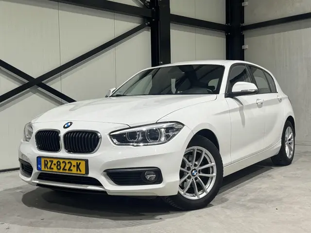 BMW 1 Serie 118i Executive 2018 Benzine 16