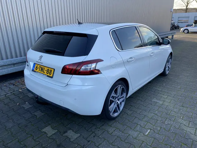 Peugeot 308 2