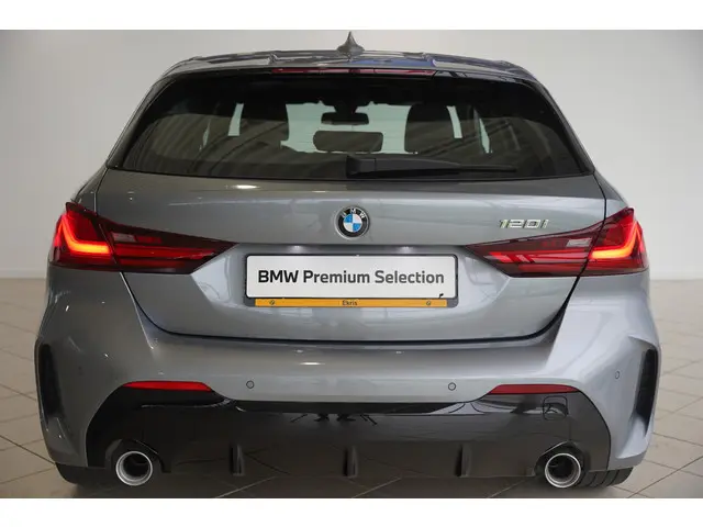 BMW 1 Serie 5-deurs 120i 2022 Benzine 5