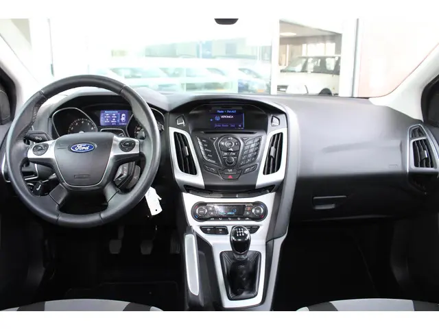 Ford Focus Wagon 1.0 EcoBoost Trend Sport 2012 Benzine 7