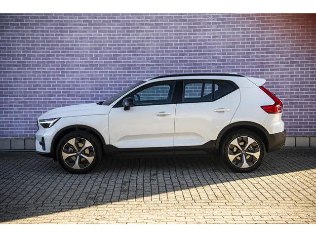 Volvo XC40 2.0 B4 Plus Dark 2024 Benzine 4
