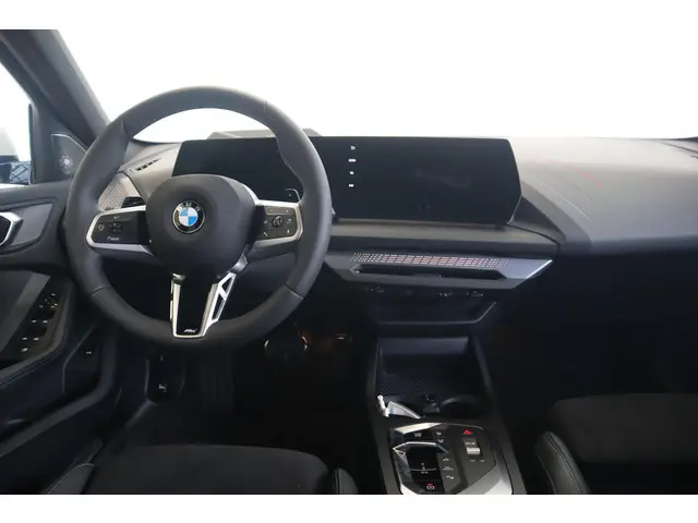 BMW 1 Serie 123 xDrive 5-deurs 2025 Benzine 10