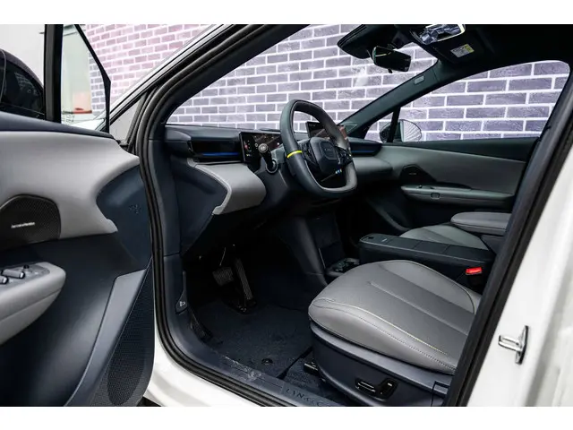 Lynk & Co 02 More 66 kWh 2026 Elektrisch 18