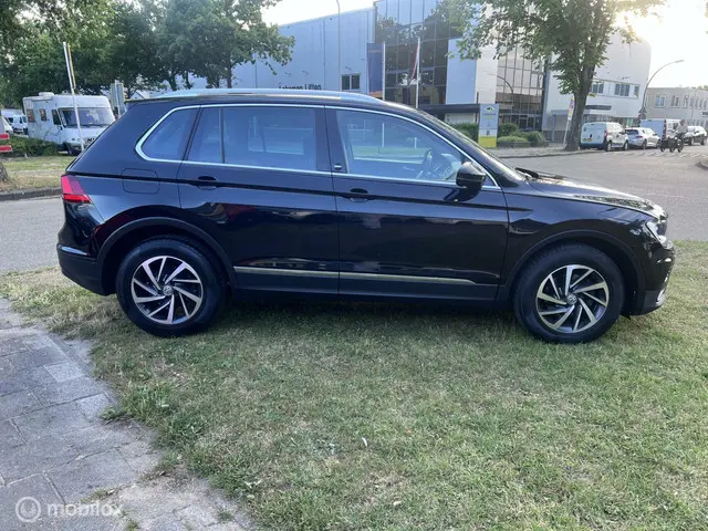 Volkswagen Tiguan 1.4 TSI Comfortline 2017 Benzine 8