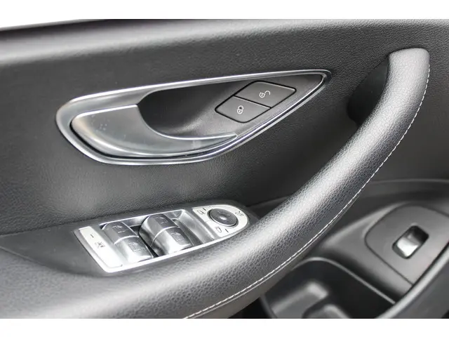 Mercedes-Benz E-Klasse Estate 200 Premium 2018 Benzine 9