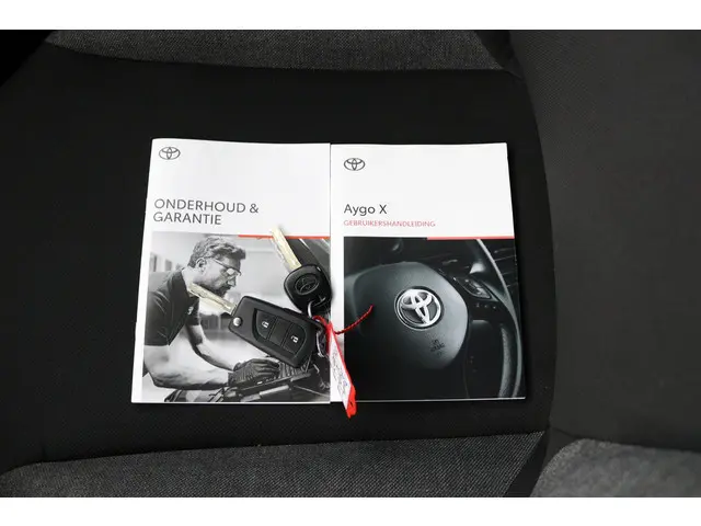 Toyota Aygo X 1.0 VVT-i S-CVT Play 2024 Benzine 11