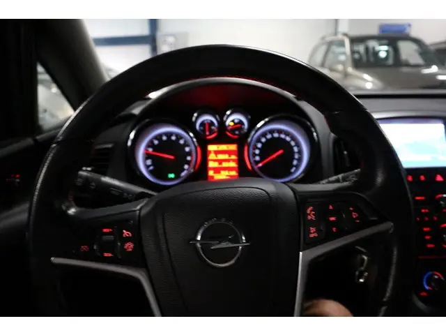 Opel Astra 1.4 Turbo Business + 2013 Benzine 10