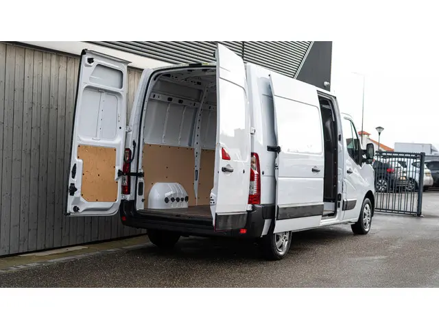 Renault Master T35 2.3 dCi 135 L2H2 Comfort 2022 Diesel 11