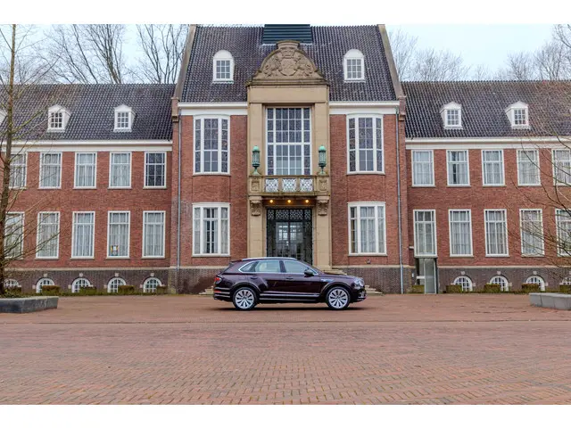 Bentley Bentayga 3.0 V6 Hybrid 2022 Hybride Benzine 114