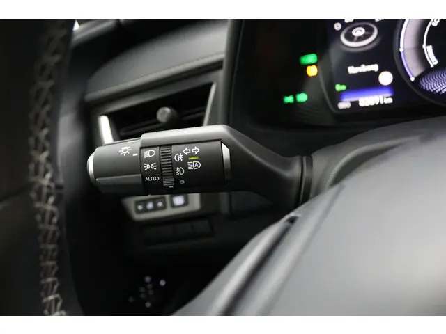 Lexus UX 250h Luxury Line 2022 Hybride Benzine 29