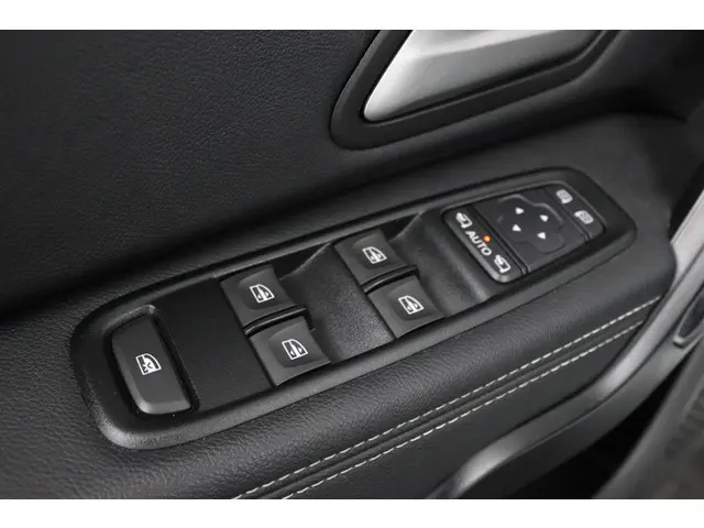 Dacia Duster 1.0 TCe 100 ECO-G Journey 2024 Benzine 32