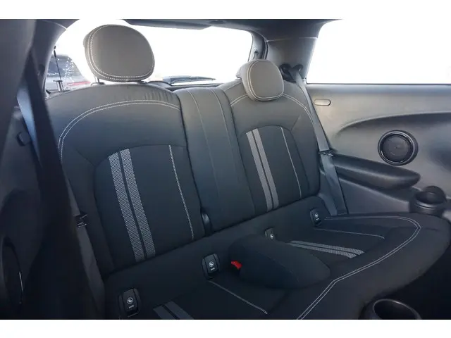 MINI 3-Deurs Cooper 2019 Benzine 9