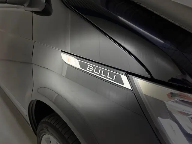 Volkswagen Transporter 2.0 TDI L2H1 30 DC 2021 Diesel 12