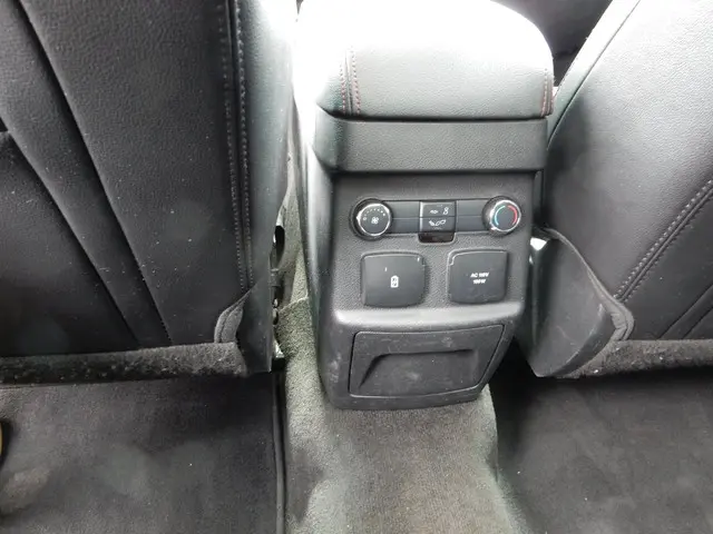Ford Explorer SPORT 7 Persoons 2017 Benzine 16
