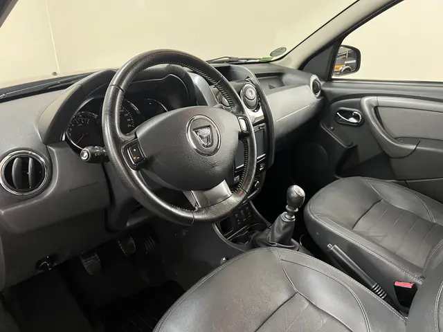 Dacia Duster 1.2 TCe 4x2 Blackshadow 2017 Benzine 8