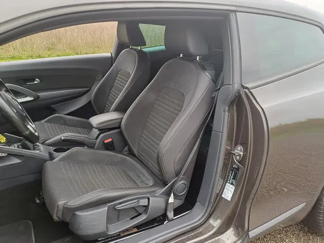 Volkswagen Scirocco 1.4 TSI Highline 2013 Benzine 24