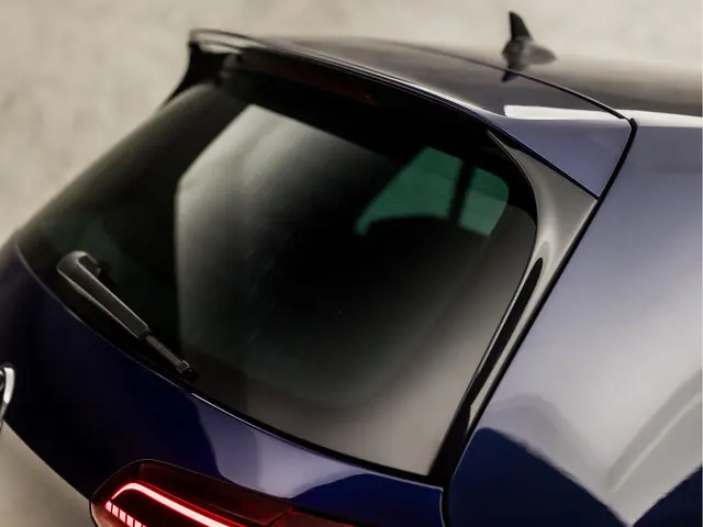 Volkswagen Golf 1.5 TSI R-Line Sport 2018 Benzine 33