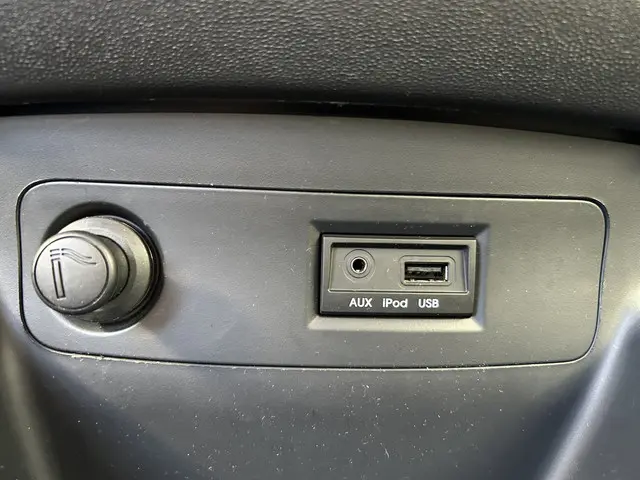 Hyundai i20 1.2i Business Edition 2013 Benzine 16