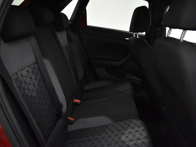 Volkswagen Polo 1.0 TSI 95pk DSG R-Line 2023 Benzine 10