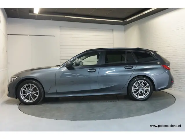 BMW 3 Serie Touring 320i 2020 Benzine 3