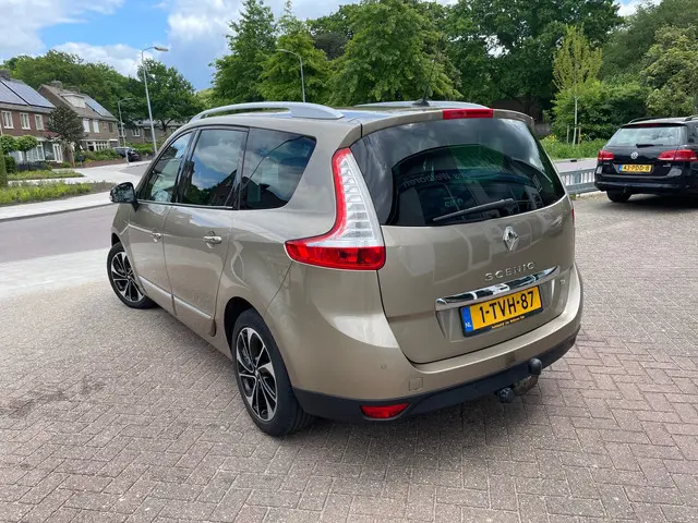 Renault Grand Scénic 1.2 TCe Bose 2014 Benzine 4