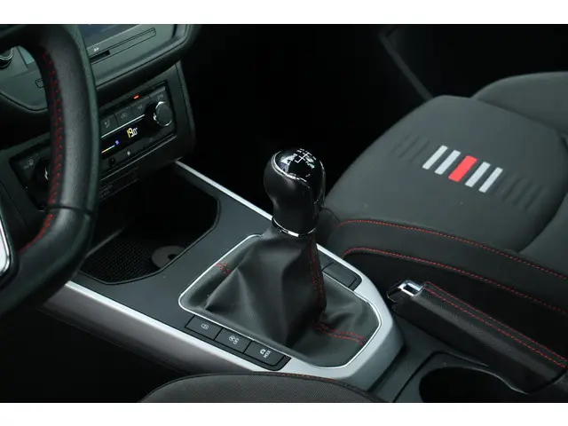 SEAT Arona 1.5 TSI EVO FR 2019 Benzine 25