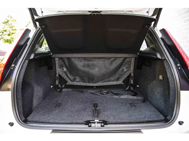 Volvo XC40 2.0 B4 Plus Dark 2024 Benzine 33
