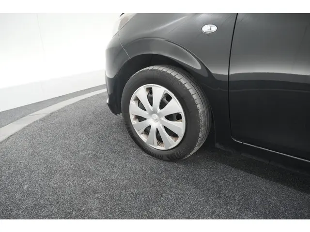 Peugeot 108 1.0 e-VTi Active 2021 Benzine 19