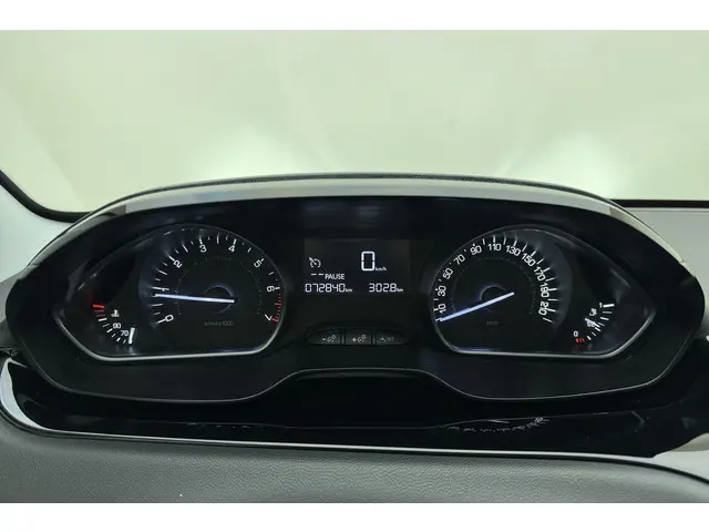 Peugeot 208 1.2 PureTech Urban Soul 2015 Benzine 27