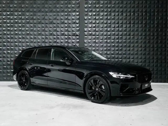Volvo V60 2.0 T8 AWD Ultra Dark 2024 Hybride Benzine