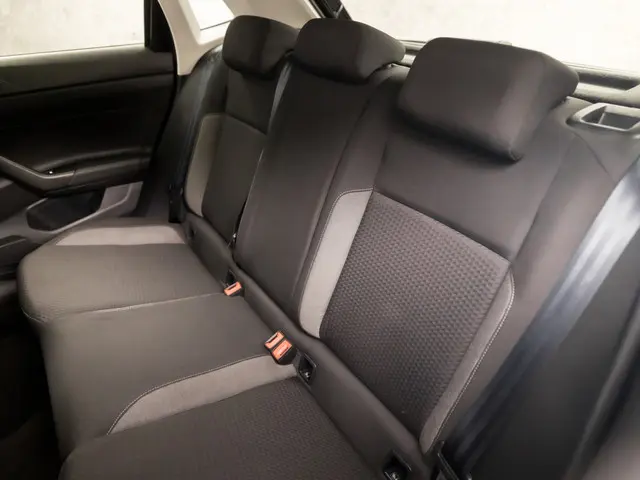 Volkswagen Polo 1.0 TSI Sportline 2023 Benzine 16