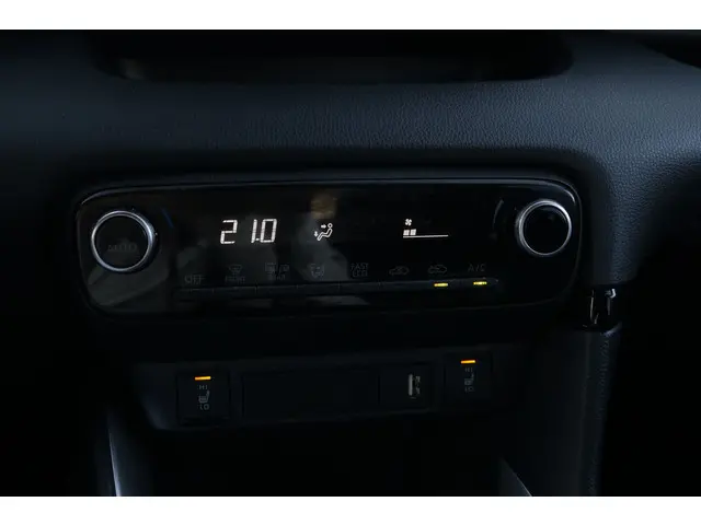 Toyota Yaris 1.5 Hybrid Dynamic 2023 Hybride Benzine 19