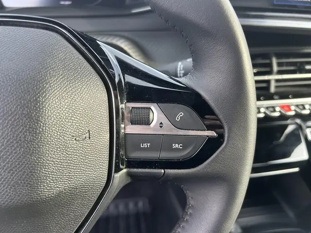 Peugeot 2008 1.2 Turbo 100PK Allure 2024 Benzine 31
