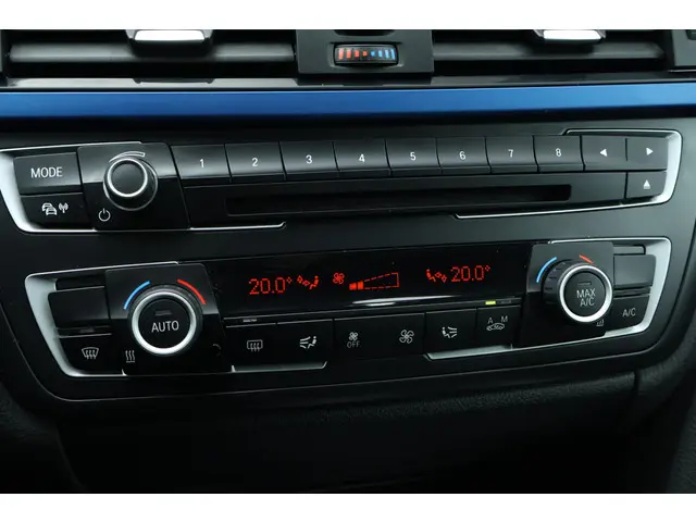 BMW 3 Serie Gran Turismo 320i Executive 2015 Benzine 20