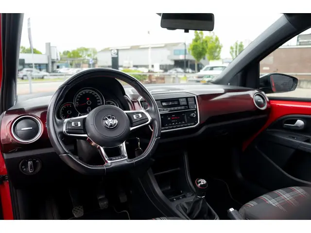 Volkswagen up! 1.0 TSI GTI | Pano | Beats | Camera 2018 Benzine 21