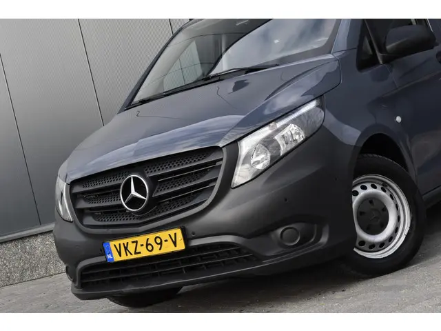 Mercedes-Benz Vito 116 CDI 3 persoons 2021 Diesel 2