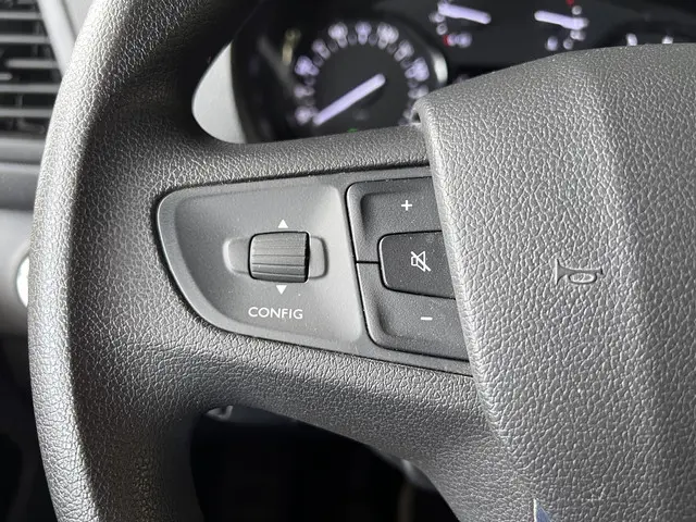 Peugeot Expert 2.0 BlueHDI 145 S&S 2023 Diesel 9