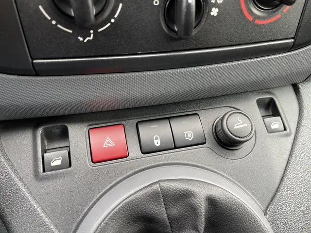 Peugeot Partner 1.6 BlueHDi 75 L1 Premium 2017 Diesel 22