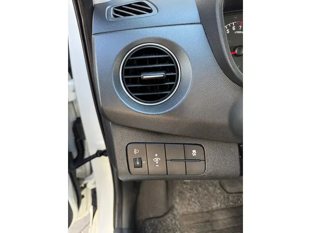 Hyundai i10 1.0i i-Drive GEEN AIRCO!!! 2018 Benzine 26